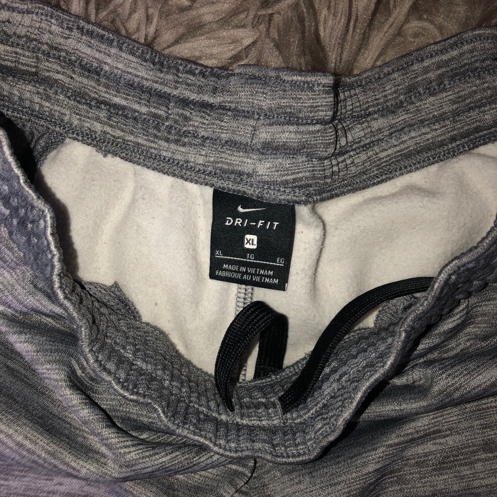 Nike joggers - Picture 2 of 2